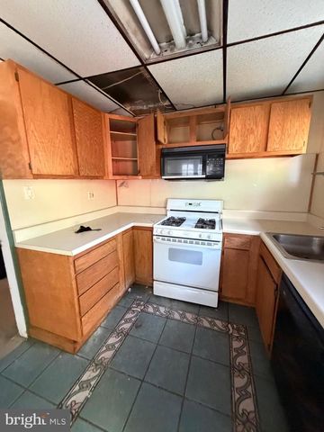 105 S OAK AVE, Aldan, PA 19018