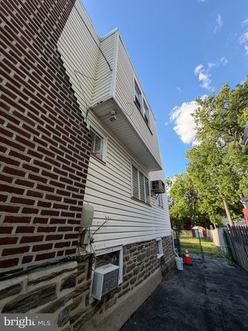 105 S OAK AVE, Aldan, PA 19018