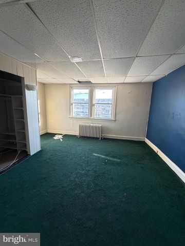 105 S OAK AVE, Aldan, PA 19018