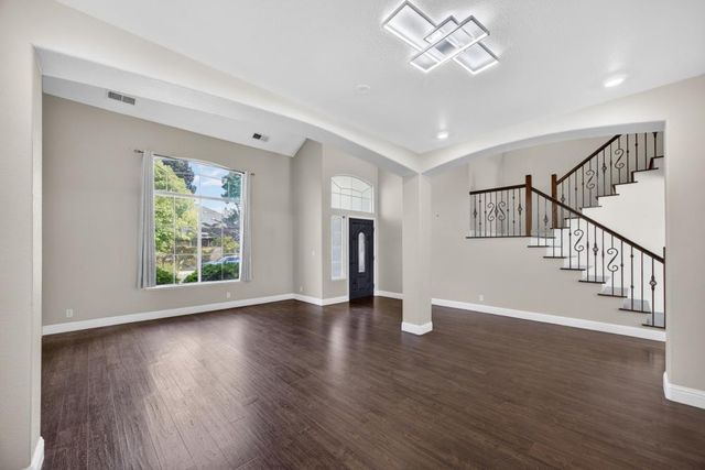 9223 Camden Lake Way, Elk Grove, CA 95624