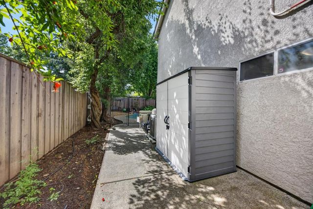 9223 Camden Lake Way, Elk Grove, CA 95624