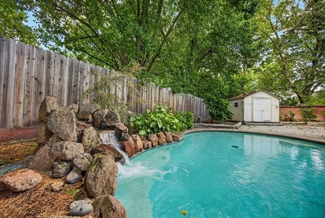 9223 Camden Lake Way, Elk Grove, CA 95624