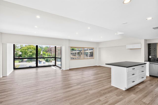 4200 West End Ave Apt 411, Nashville, TN 37205
