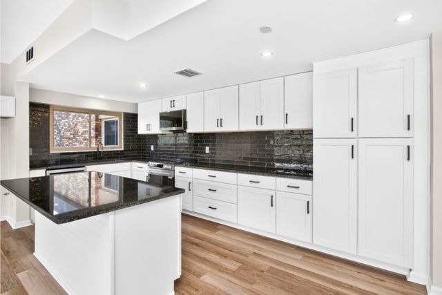 4200 West End Ave Apt 411, Nashville, TN 37205