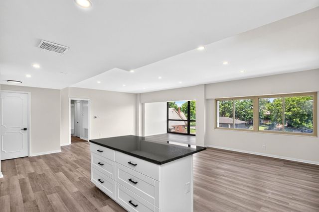 4200 West End Ave Apt 411, Nashville, TN 37205