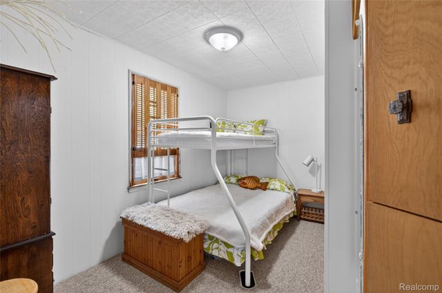 952 Wyman Drive, Waterford Charter Township, MI 48328