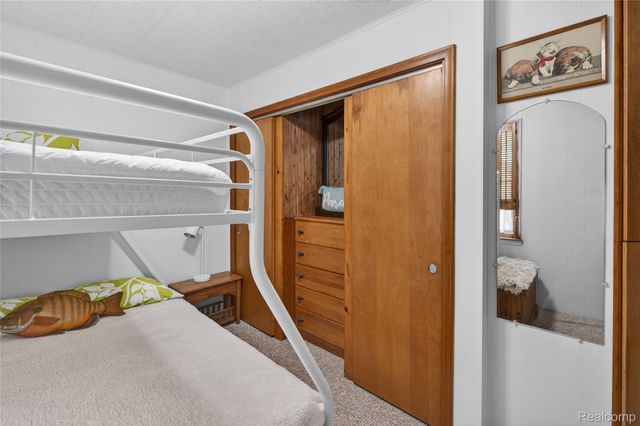 952 Wyman Drive, Waterford Charter Township, MI 48328