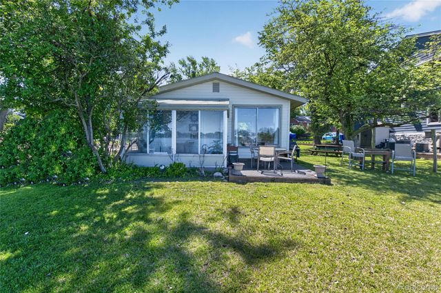 952 Wyman Drive, Waterford Charter Township, MI 48328