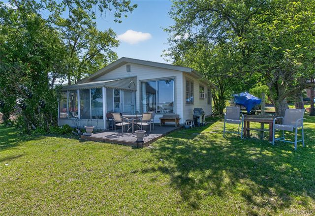 952 Wyman Drive, Waterford Charter Township, MI 48328