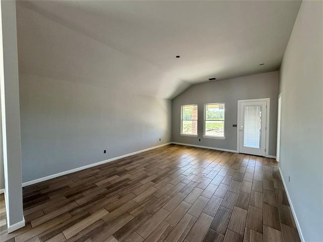 1113 Redwood Creek Drive, Yukon, OK 73099