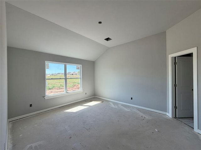 1113 Redwood Creek Drive, Yukon, OK 73099