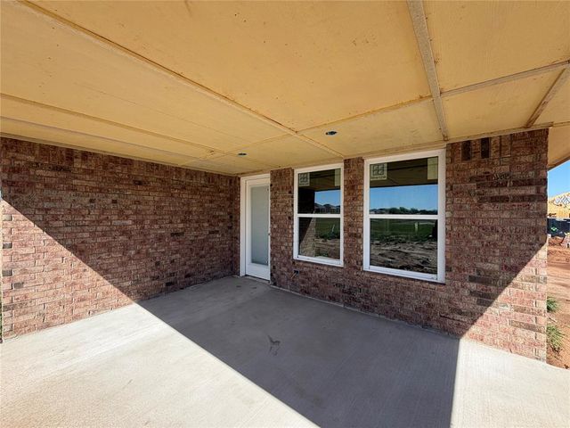 1113 Redwood Creek Drive, Yukon, OK 73099