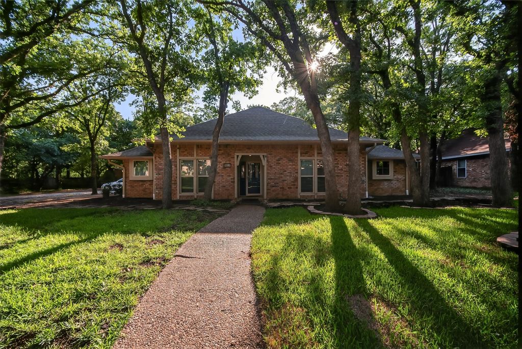 4608 Riverforest Drive, Arlington, TX 76017