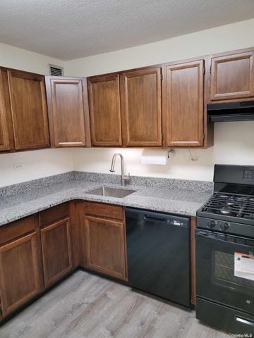 2 Bay Club Drive 6G, Bayside, NY 11360