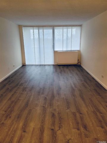 2 Bay Club Drive 6G, Bayside, NY 11360