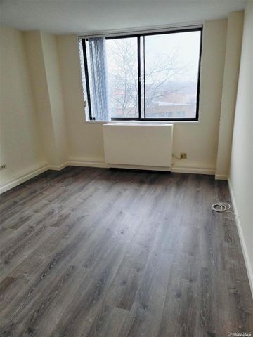 2 Bay Club Drive 6G, Bayside, NY 11360