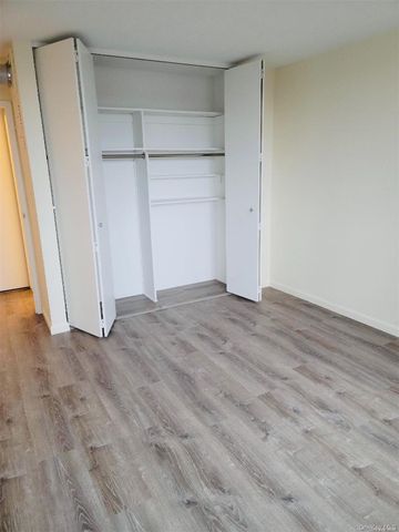 2 Bay Club Drive 6G, Bayside, NY 11360