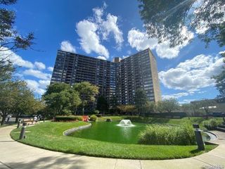 2 Bay Club Drive 6G, Bayside, NY 11360