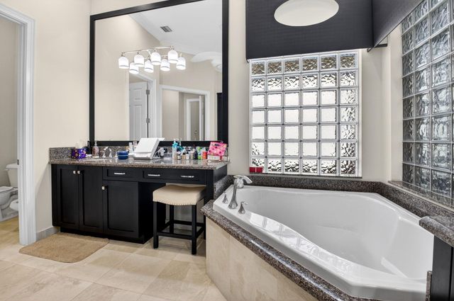 16921 Pavilion Way, Delray Beach, FL 33446