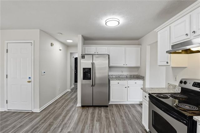 3825 Cedar Trace Lane, Ellenwood, GA 30294