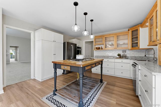 7533 Danbury Drive, West Bloomfield Charter Township, MI 48322