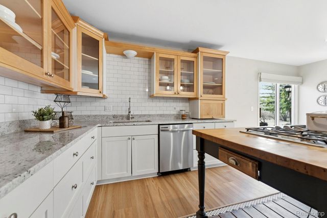 7533 Danbury Drive, West Bloomfield Charter Township, MI 48322