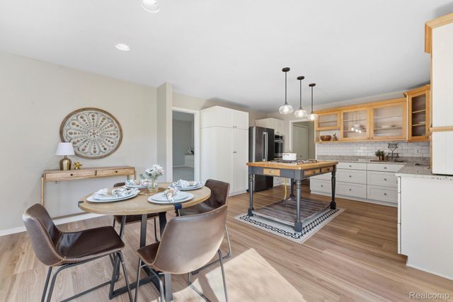 7533 Danbury Drive, West Bloomfield Charter Township, MI 48322