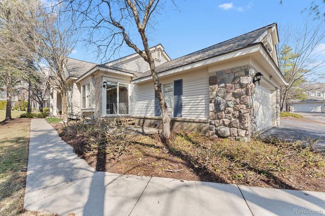 7533 Danbury Drive, West Bloomfield Charter Township, MI 48322