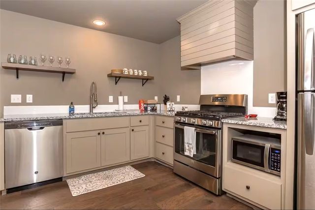 301 NW F Street, Bentonville, AR 72712