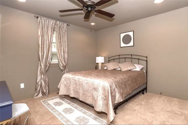 301 NW F Street, Bentonville, AR 72712