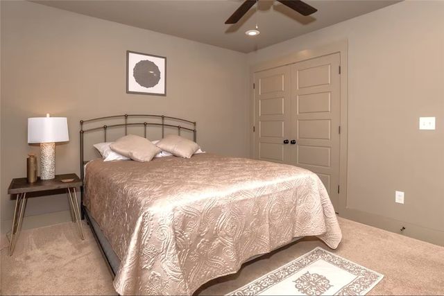 301 NW F Street, Bentonville, AR 72712