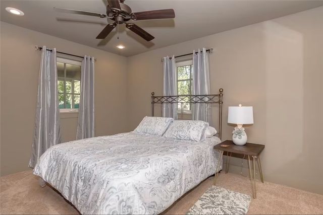 301 NW F Street, Bentonville, AR 72712