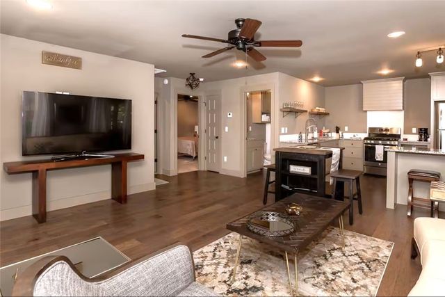 301 NW F Street, Bentonville, AR 72712