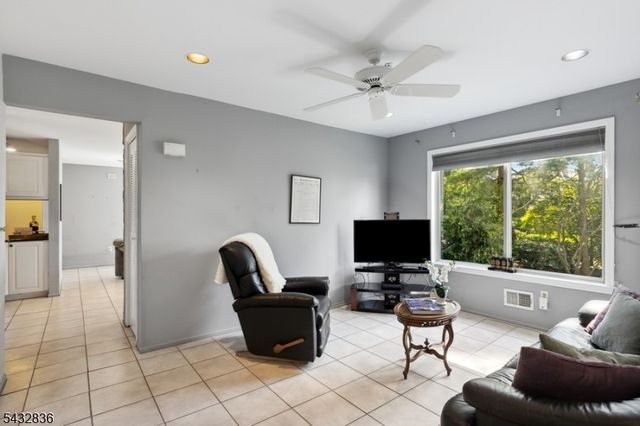 2 McChesney Ct 2, West Orange Twp., NJ 07052