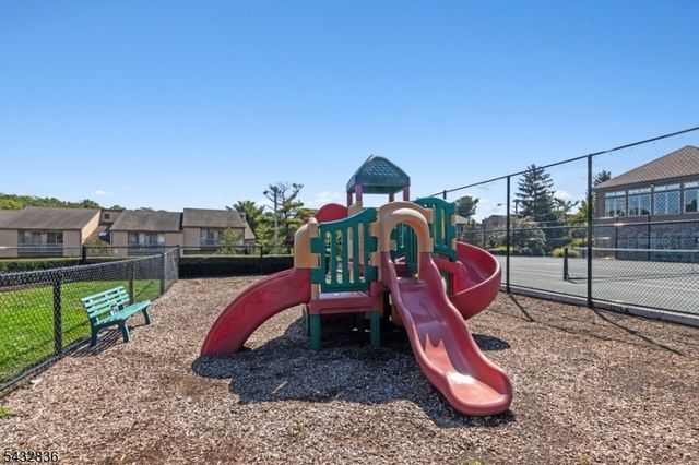 2 McChesney Ct 2, West Orange Twp., NJ 07052