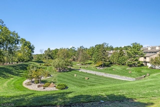 2 McChesney Ct 2, West Orange Twp., NJ 07052