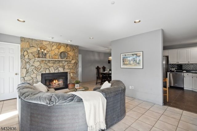 2 McChesney Ct 2, West Orange Twp., NJ 07052