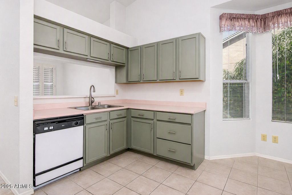 6972 S CHAMPIONSHIP Drive, Chandler, AZ 85249 — photo 4