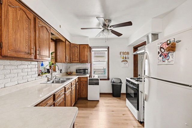 3438 Byron Center Avenue Sw, City Of Wyoming, MI 49519