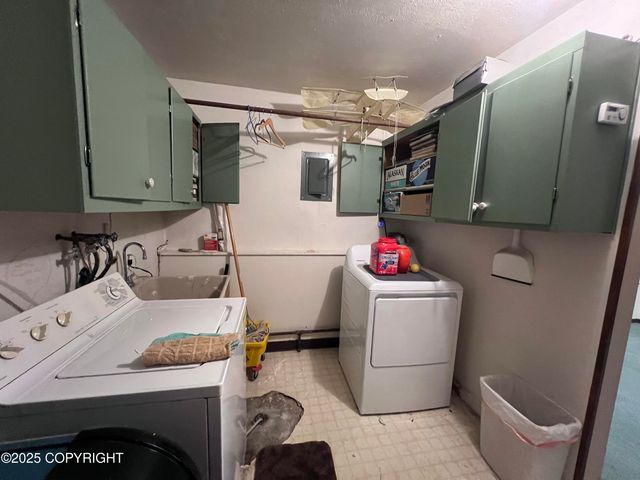 3160 W 71st Avenue, Anchorage, AK 99502