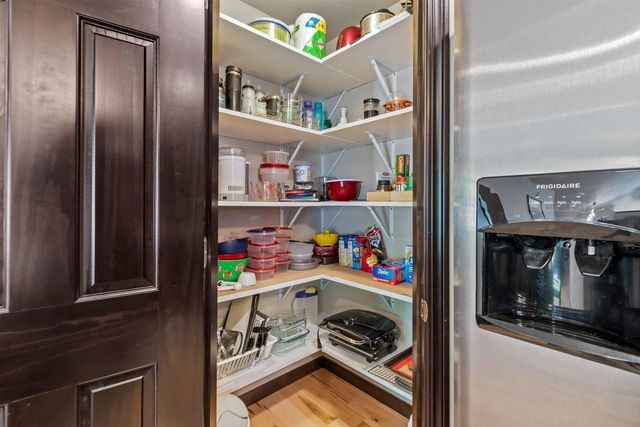 312 N VAN BUREN STREET, Green Bay, WI 54301