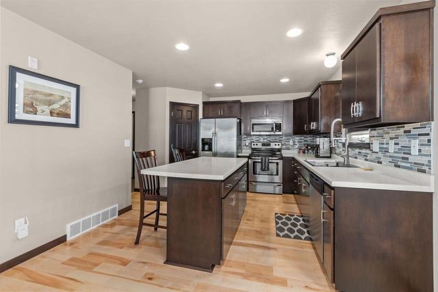 312 N VAN BUREN STREET, Green Bay, WI 54301