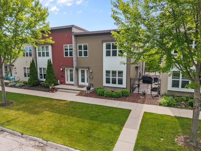 312 N VAN BUREN STREET, Green Bay, WI 54301