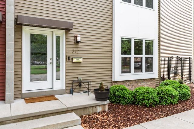 312 N VAN BUREN STREET, Green Bay, WI 54301