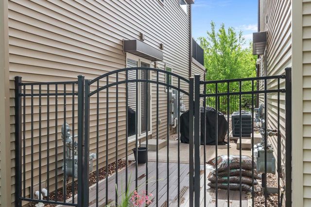 312 N VAN BUREN STREET, Green Bay, WI 54301