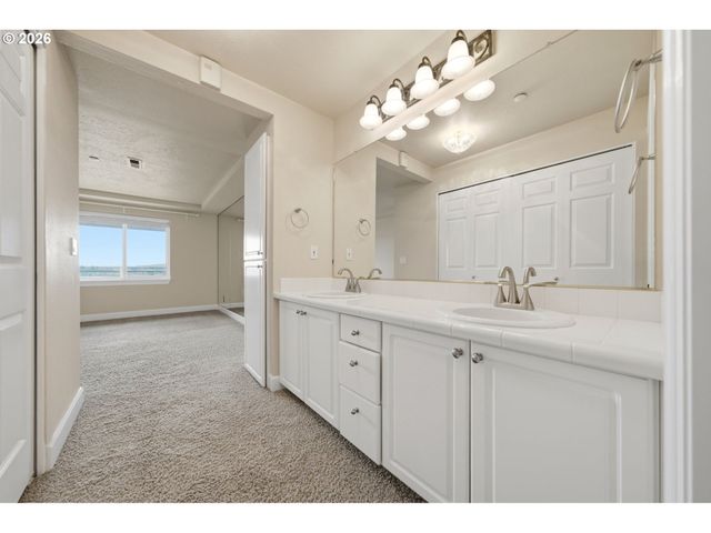 520 Se COLUMBIA RIVER Dr 433, Vancouver, WA 98661