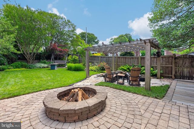 9701 LAWNDALE DR, Silver Spring, MD 20901