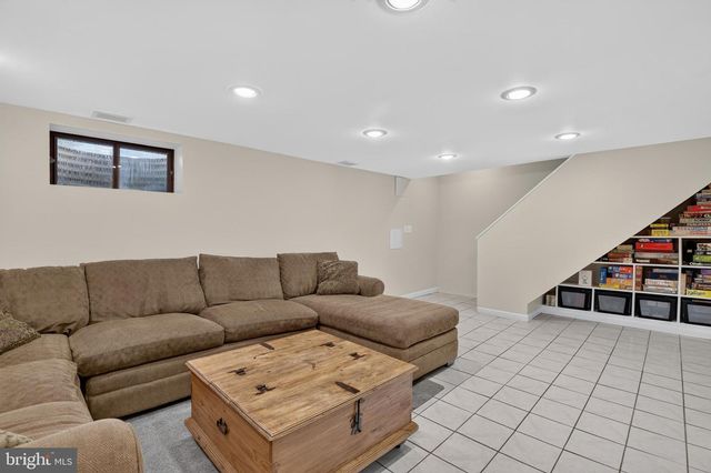 9701 LAWNDALE DR, Silver Spring, MD 20901