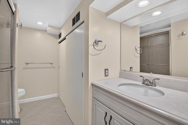 9701 LAWNDALE DR, Silver Spring, MD 20901