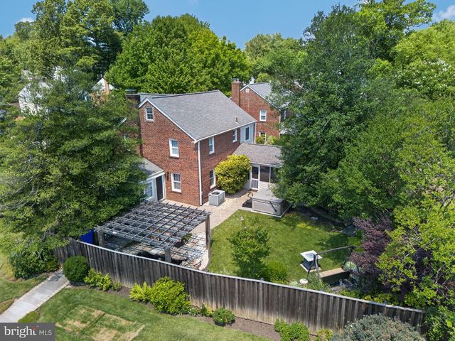 9701 LAWNDALE DR, Silver Spring, MD 20901